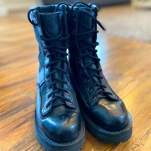 Size 7 Acadia 8 Danner Combat boots (worn once!)